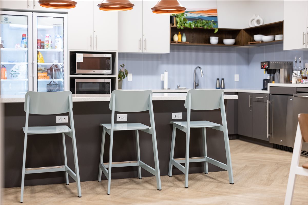 3478 Buskirk Ave Office Images
