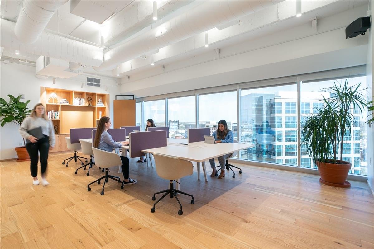 The Colonnade, 15305 Dallas Pkwy Office Space - Addison