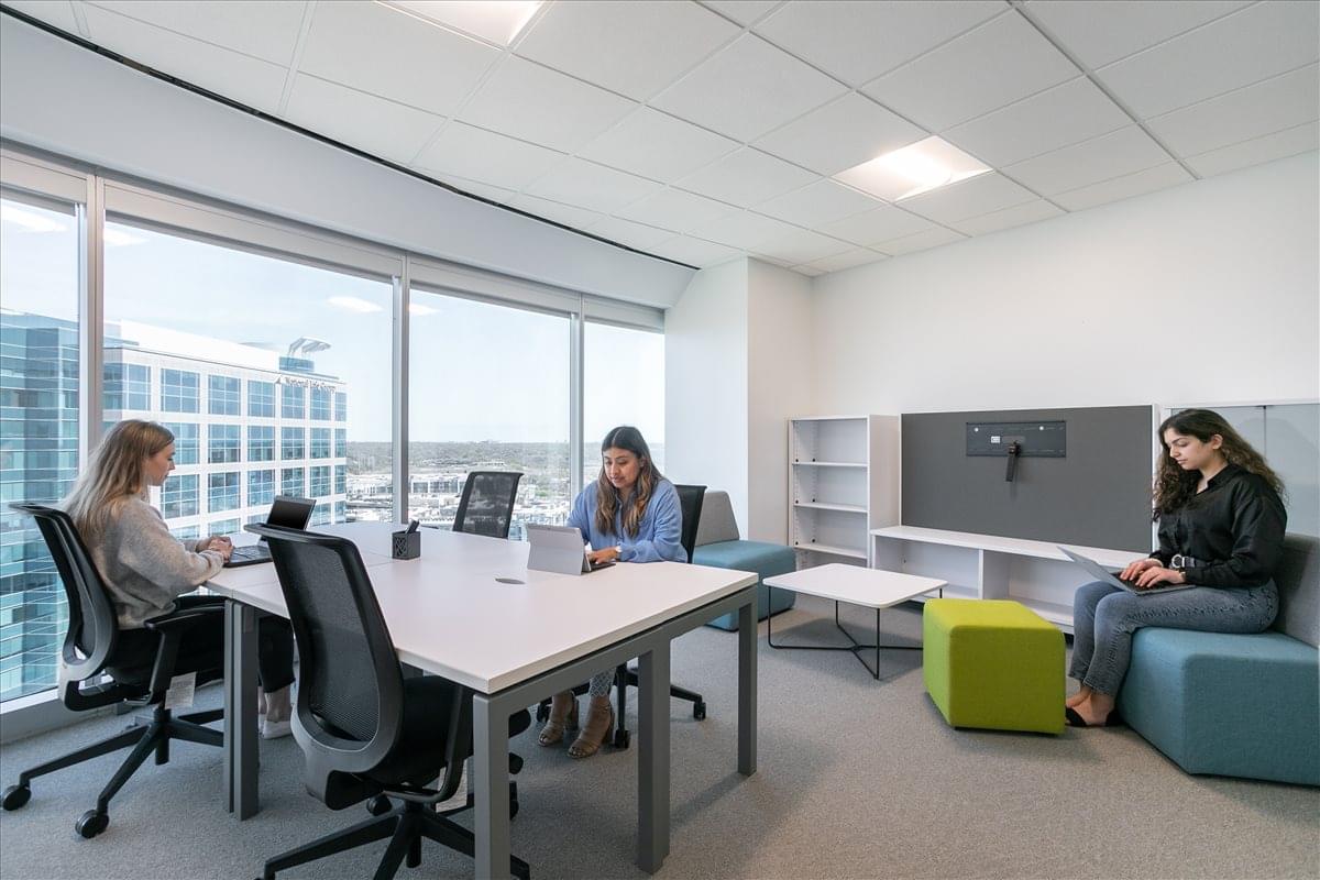 The Colonnade, 15305 Dallas Pkwy Office Space - Addison