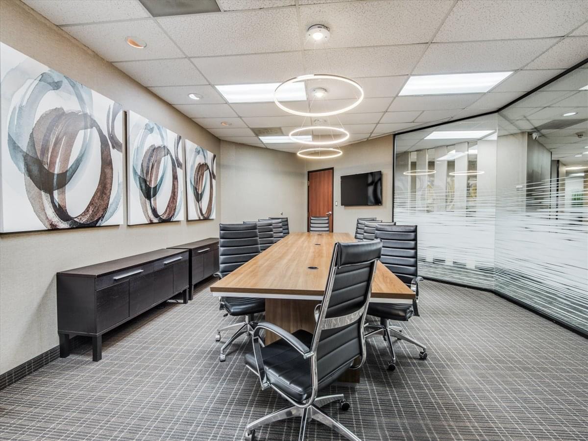 1701 W Northwest Hwy Office Images