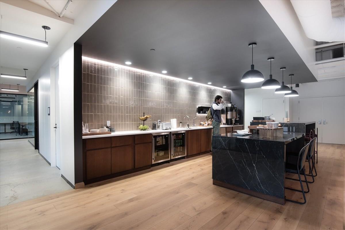 131 Dartmouth Street, 3rd Floor Office Images