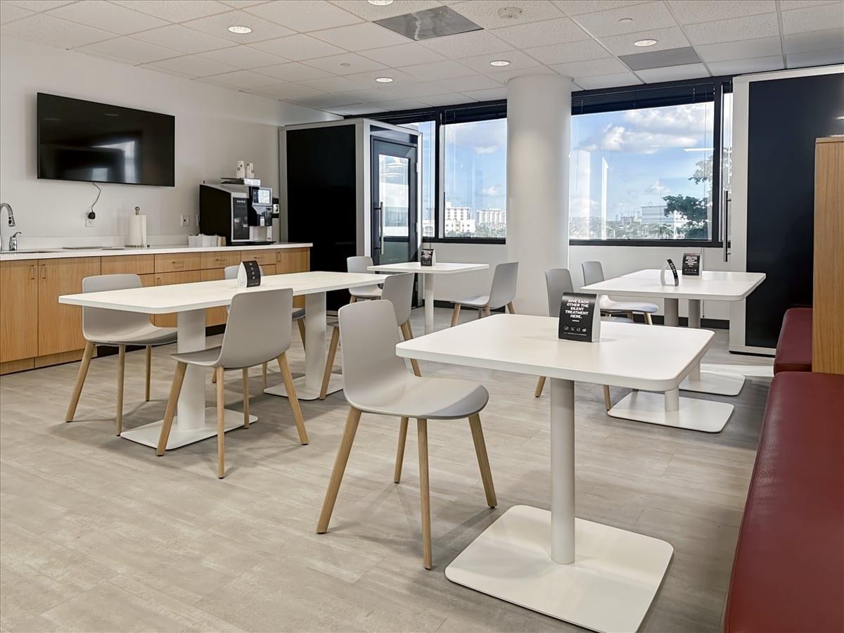 11900 Biscayne Boulevard Office Space - North Miami