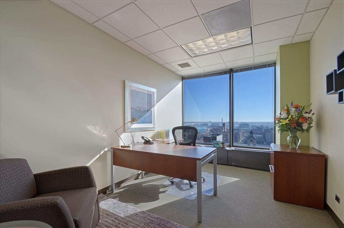 250 Plaza, 250 East Wisconsin Avenue, Downtown Office Space - Milwaukee