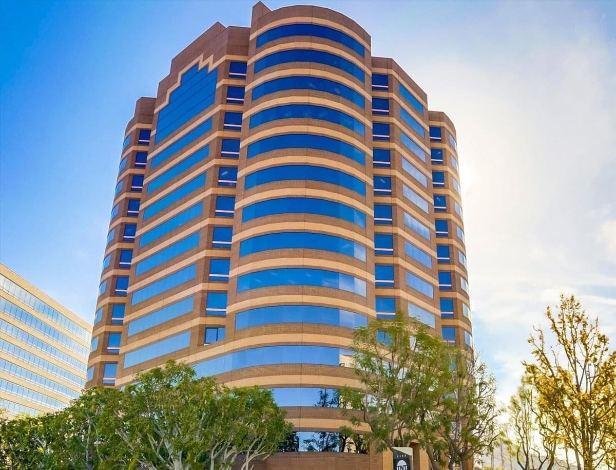Central Park Building available for companies in Burbank