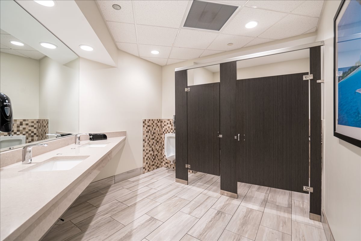 500 South Australian Avenue, Suite 500 and 600 Office Images