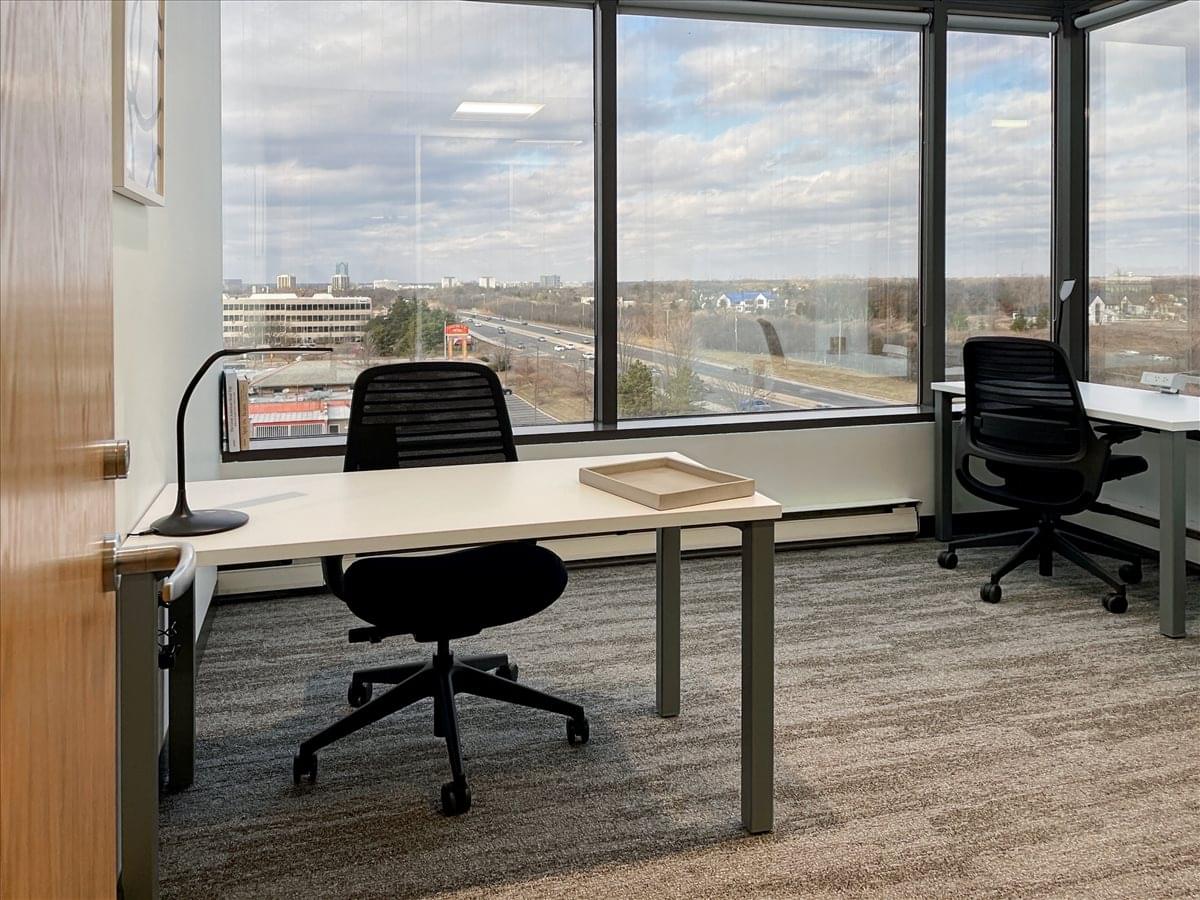 Photo of Office Space on 999 Oakmont Plaza Dr,5th Floor Chicago