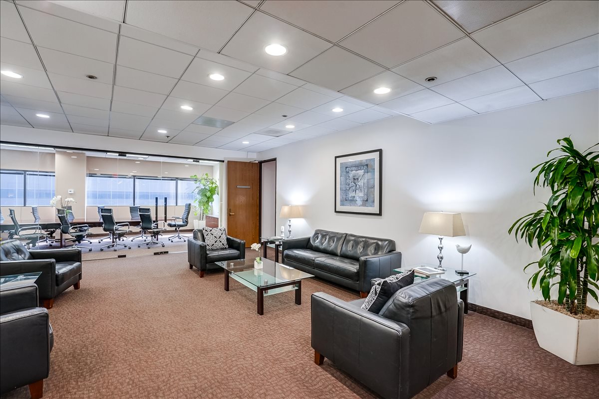 Olympic Plaza, 11500 Olympic Blvd Office Space - Los Angeles