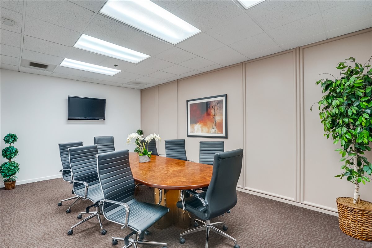 Olympic Plaza, 11500 Olympic Blvd Office Space - Los Angeles