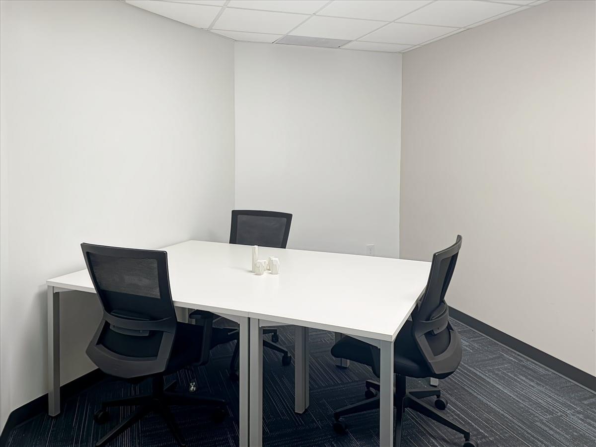 4200 Fashion Square Boulevard Office Images