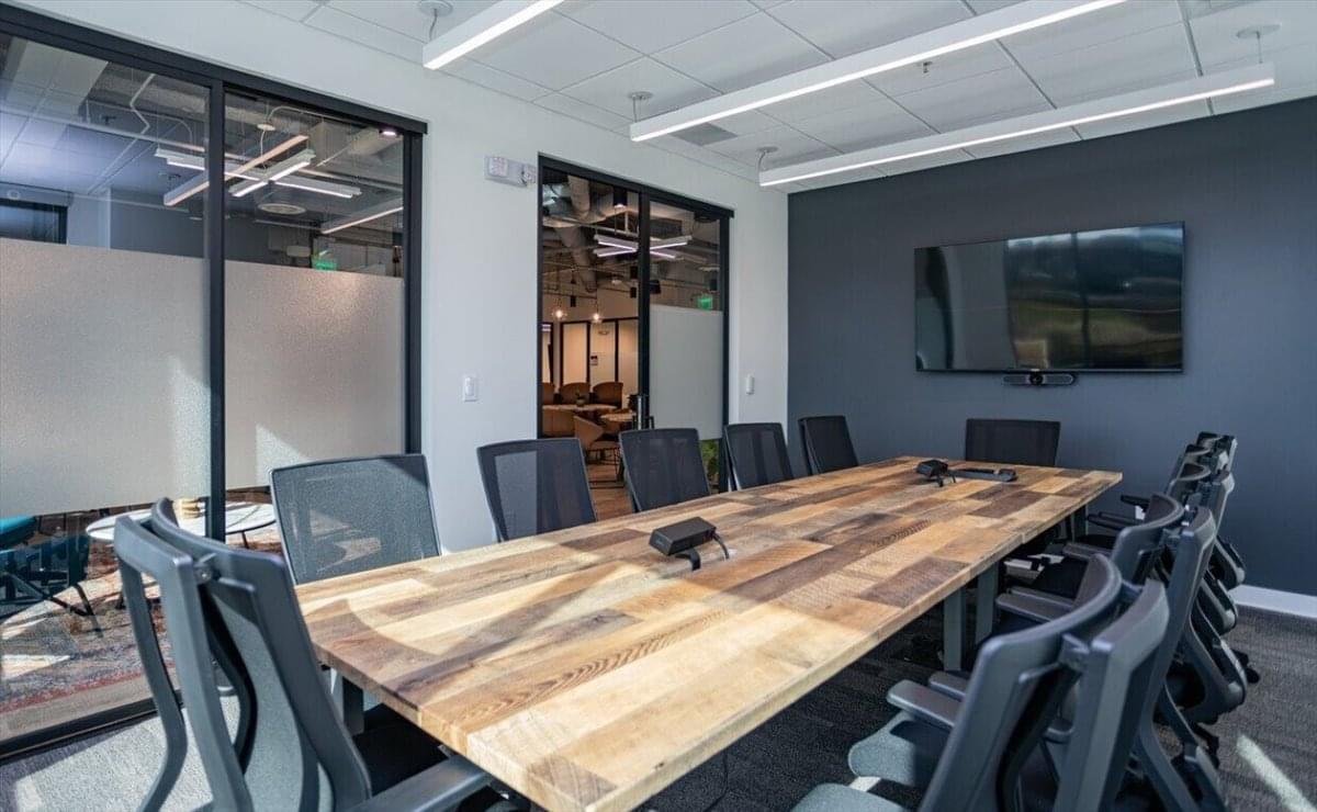 701 Green Valley Road, Suite 100 Office Images