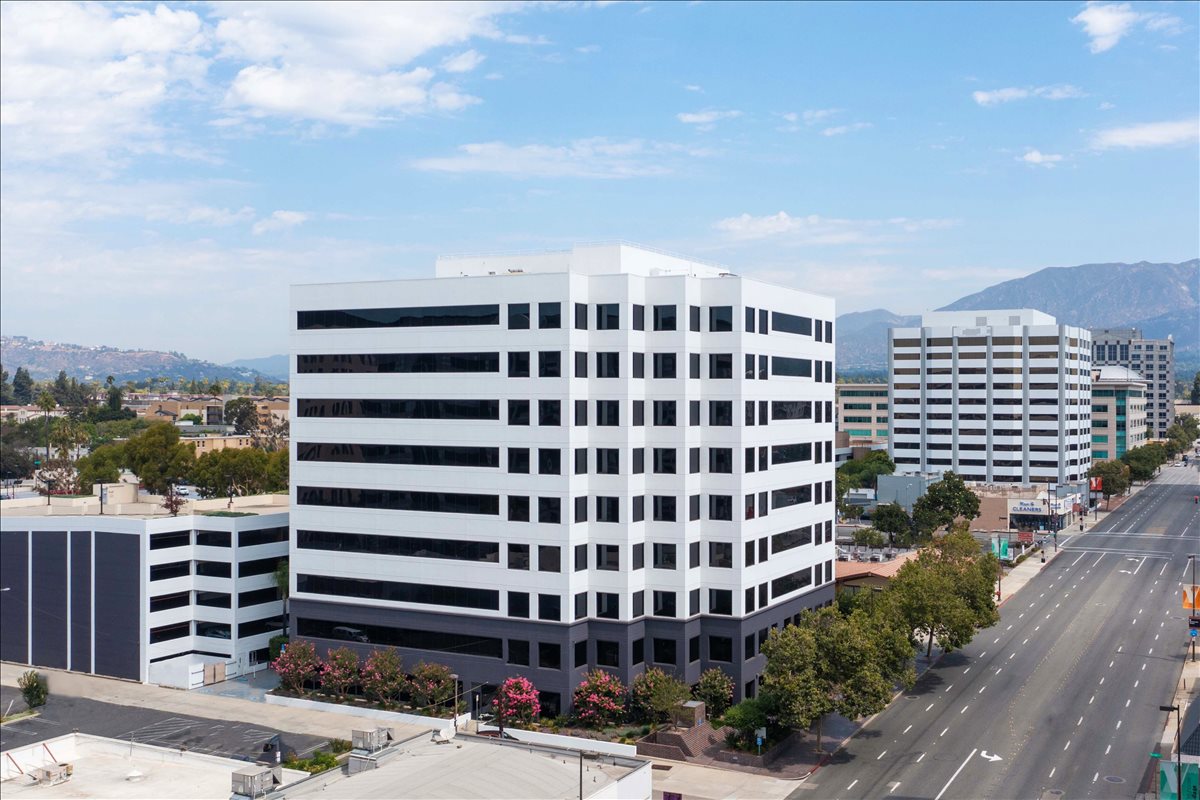 35 North Lake Avenue available for companies in Pasadena