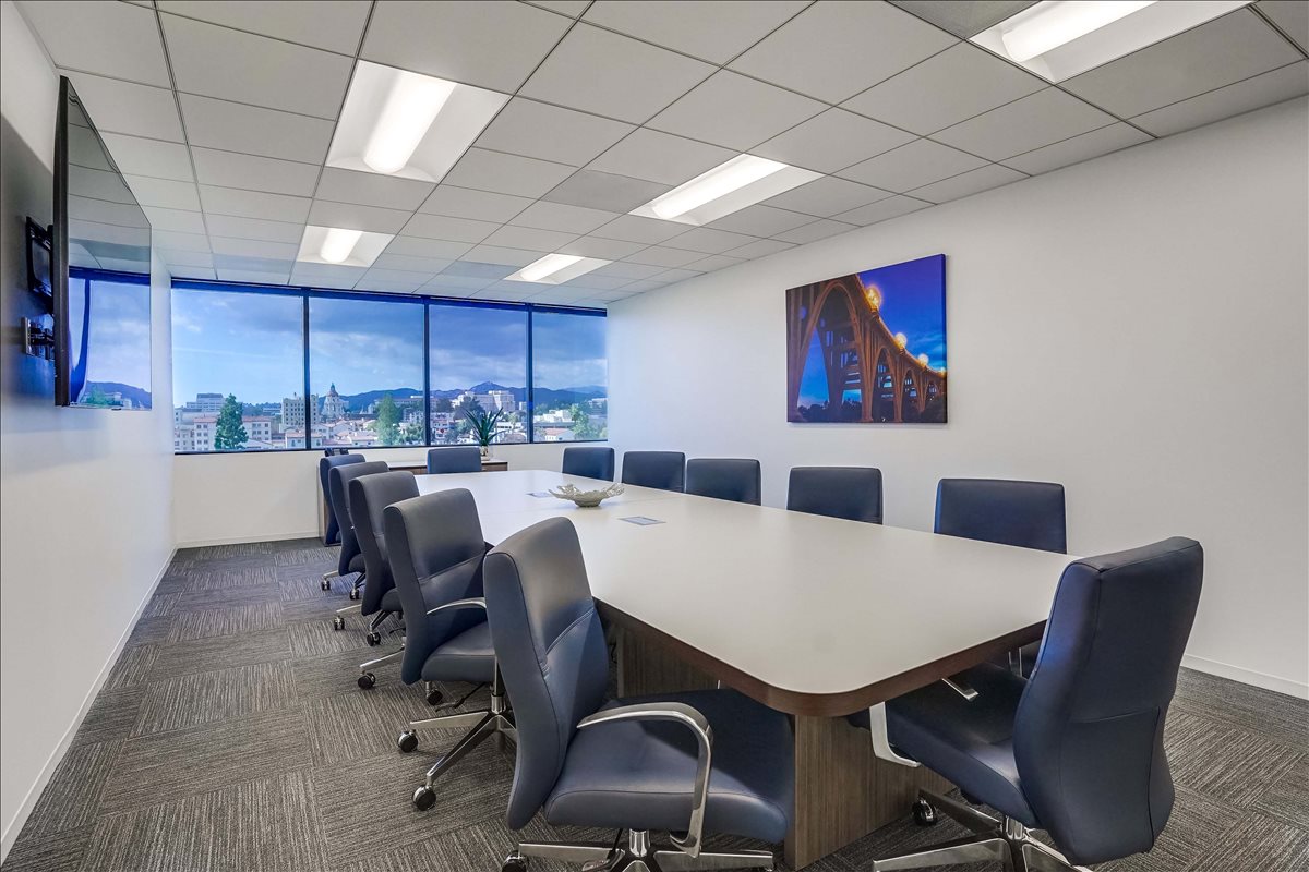 35 North Lake Avenue, Suite 710 Office Images