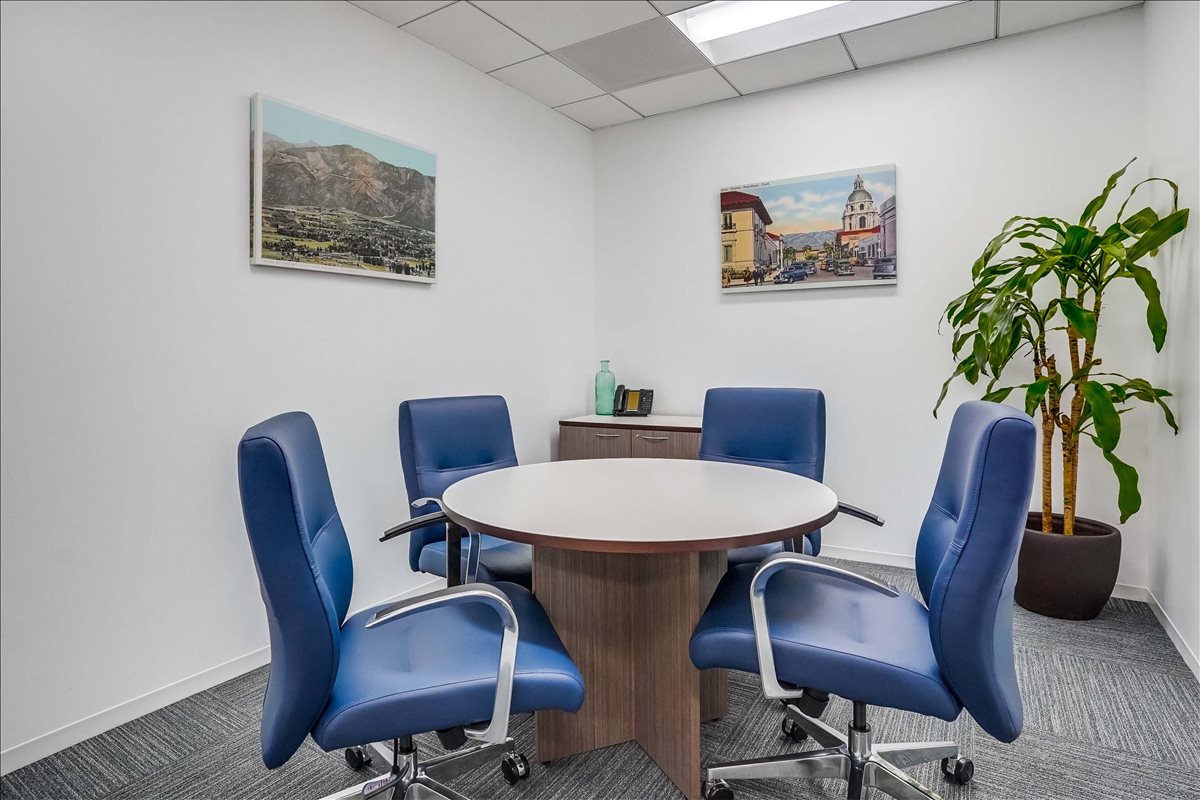 35 North Lake Avenue, Suite 710 Office Images