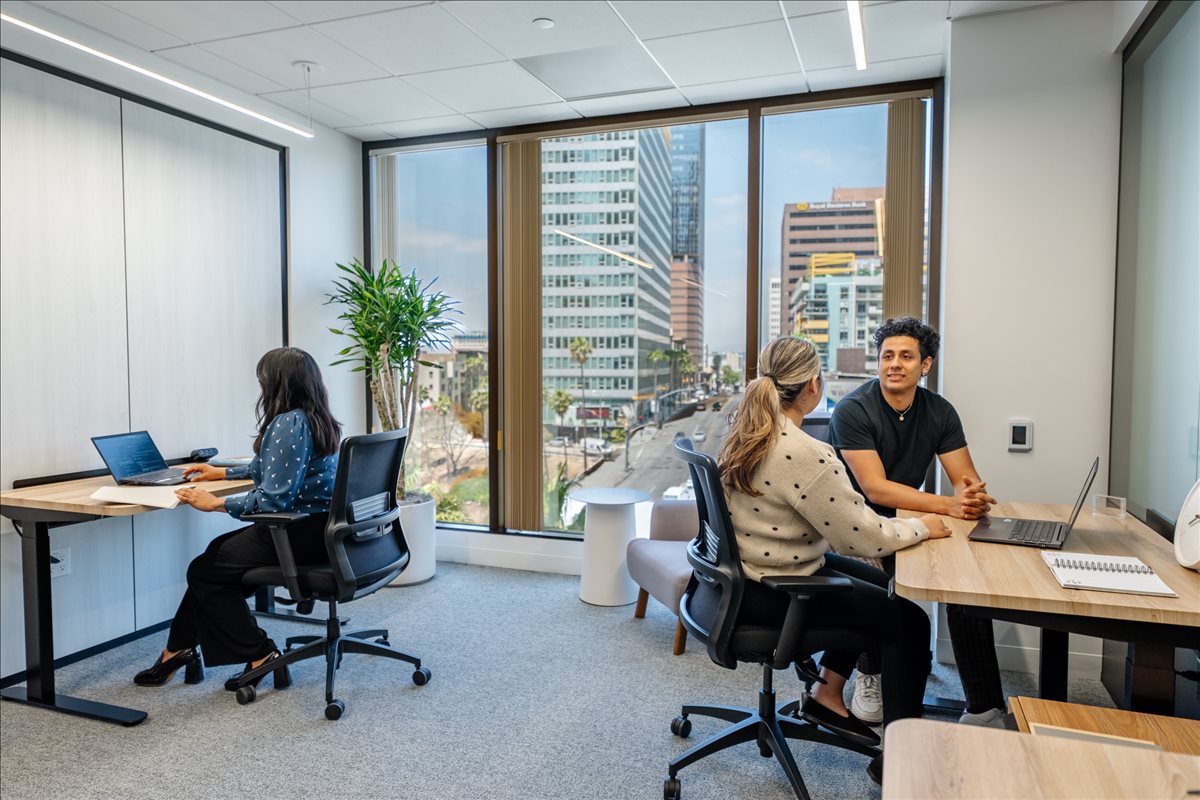 915 Wilshire Boulevard Office Space - Los Angeles