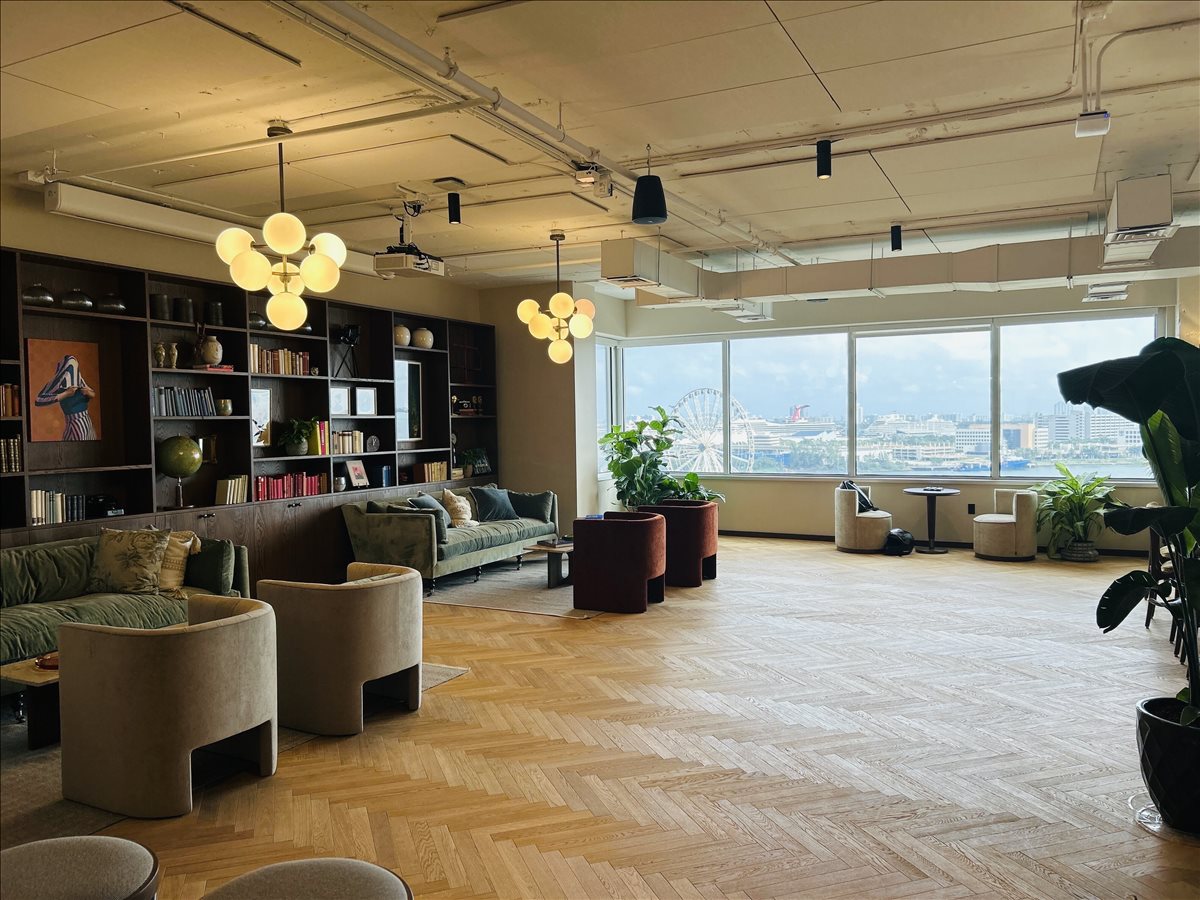 100 Biscayne Boulevard Office Images