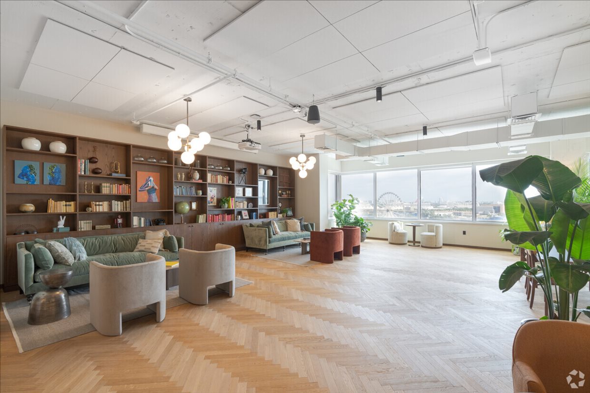 100 Biscayne Boulevard Office Images