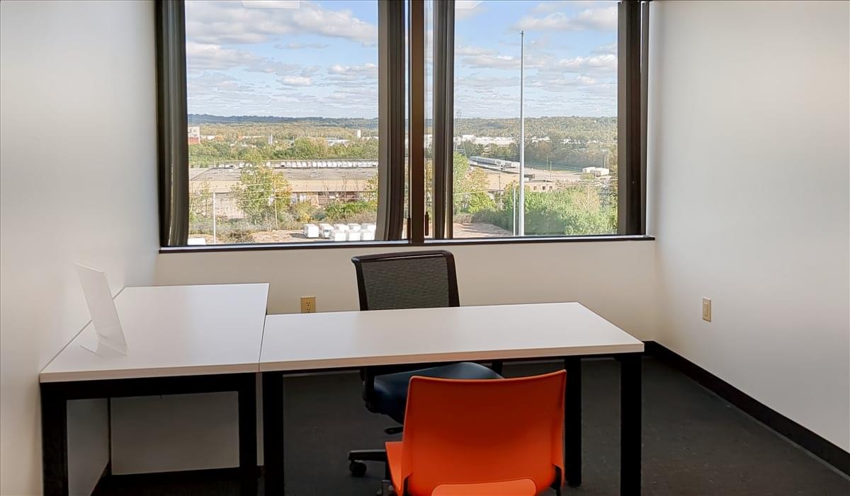 11260 Chester Road, 7th Floor Office Images