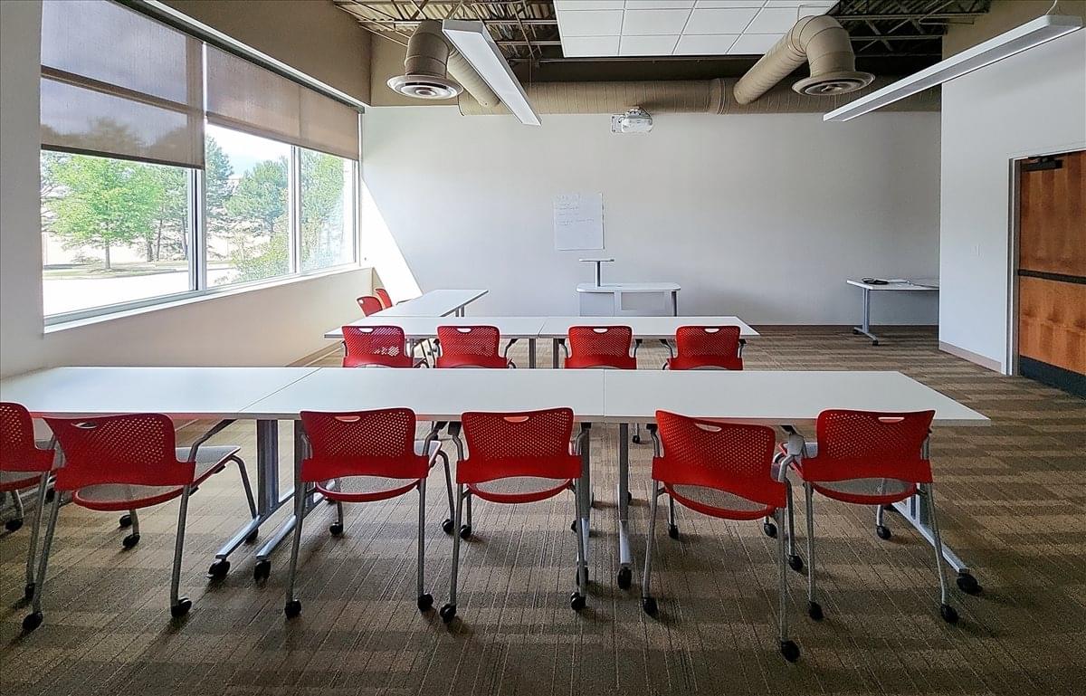 5547 Veterans Parkway, 1st and 2nd Floor Office Space - Columbus