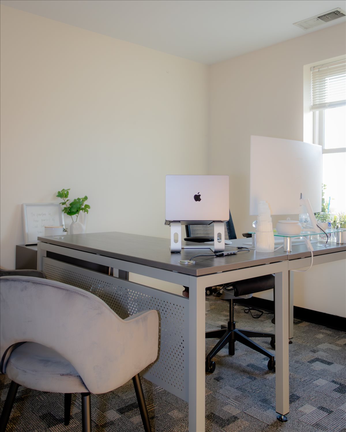 15 West Harris Avenue Office Images