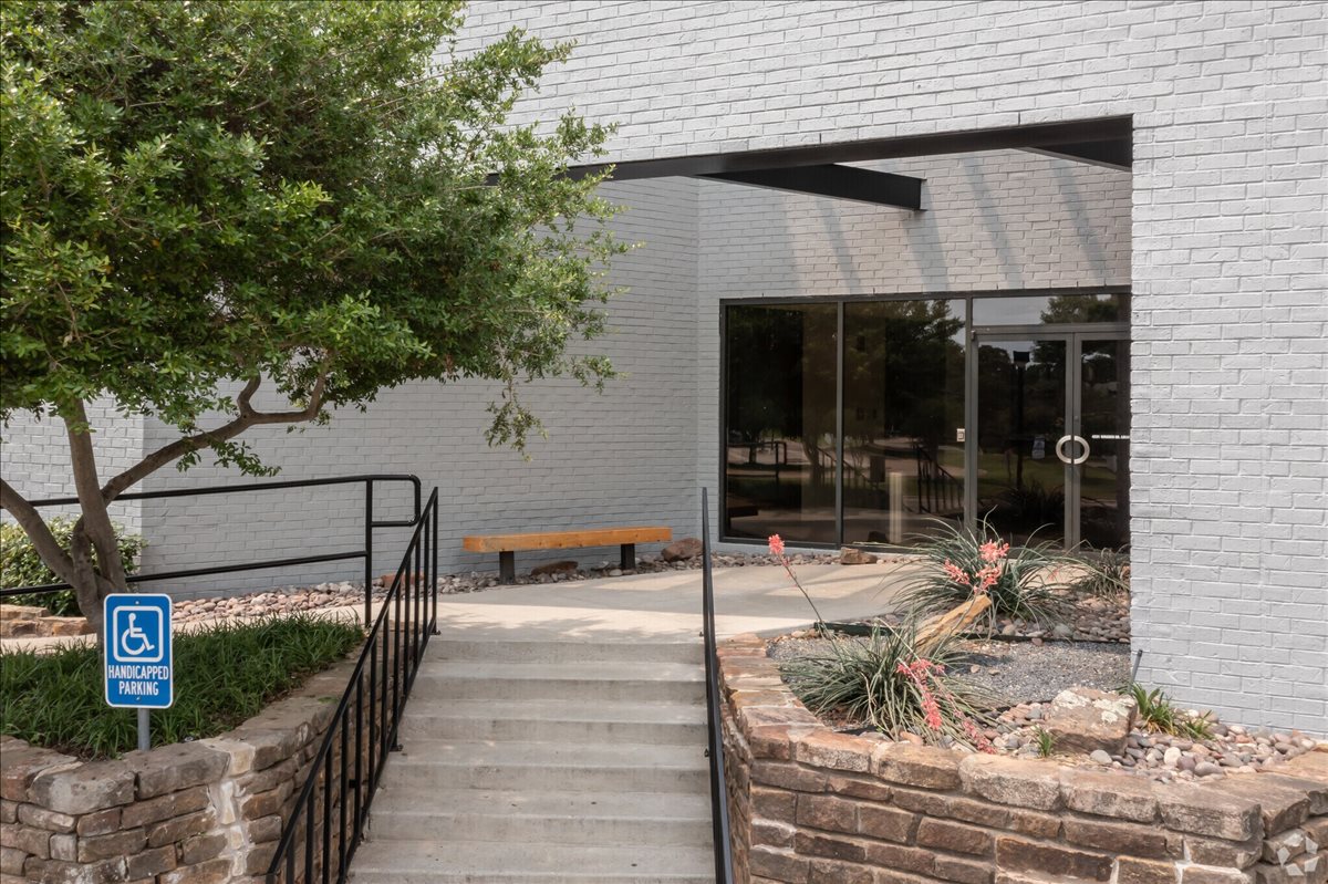 13465 Midway Rd Office Space - Dallas