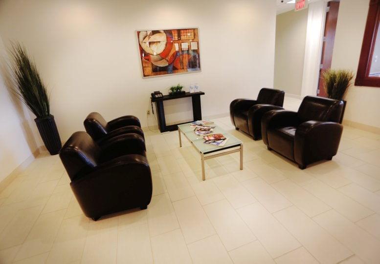 The Colonnade Center, 1661 International Place Dr Office Space - Memphis