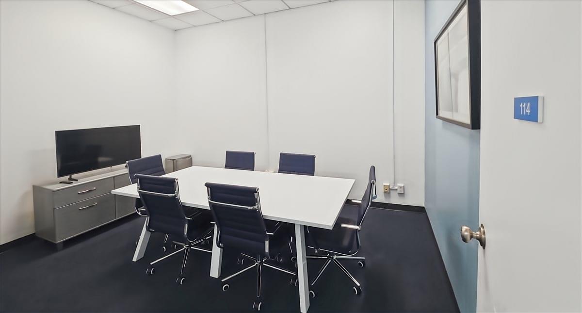 516 W Friendly Ave, 1st Floor Office Images