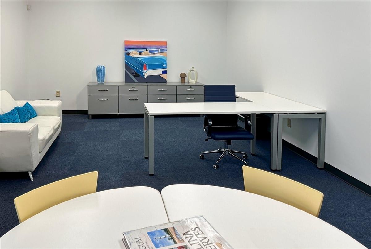 516 W Friendly Ave, 1st Floor Office Space - Greensboro