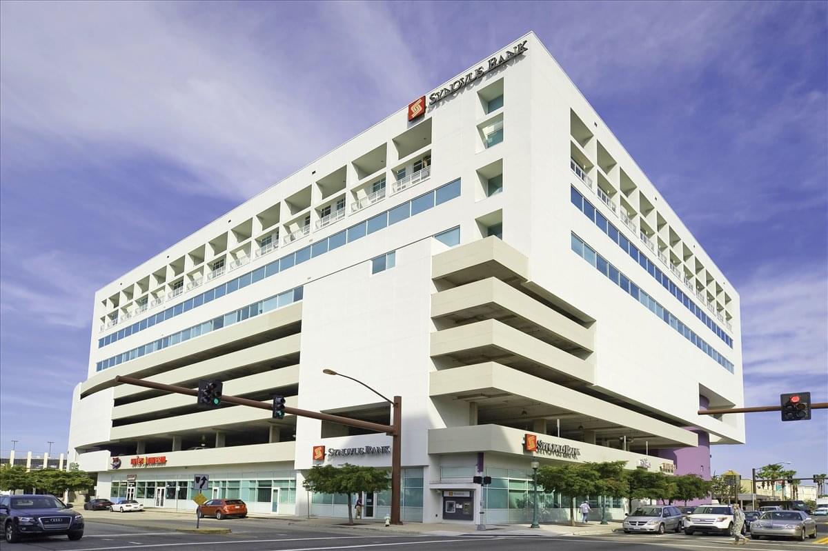 1990 Main St available for companies in Sarasota