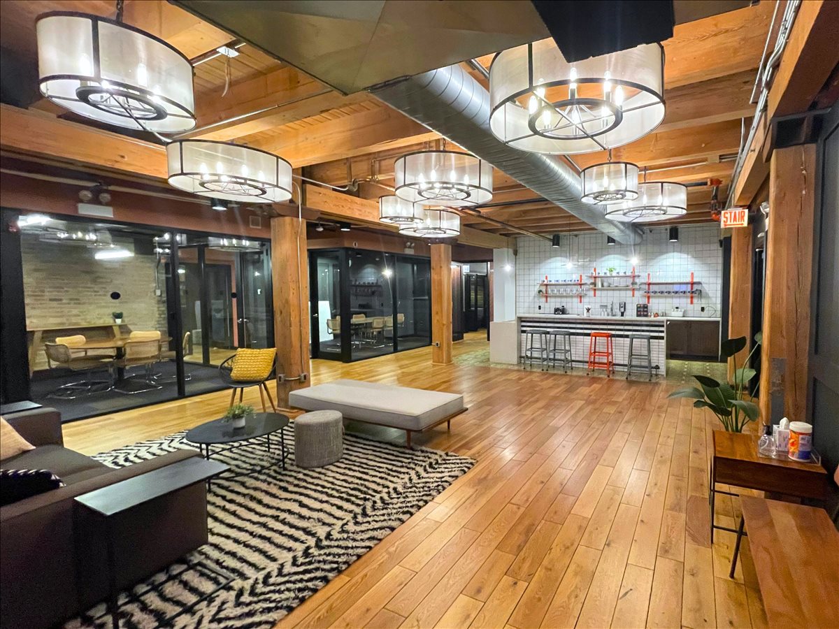 Photo of Office Space on 220 N Green St Chicago