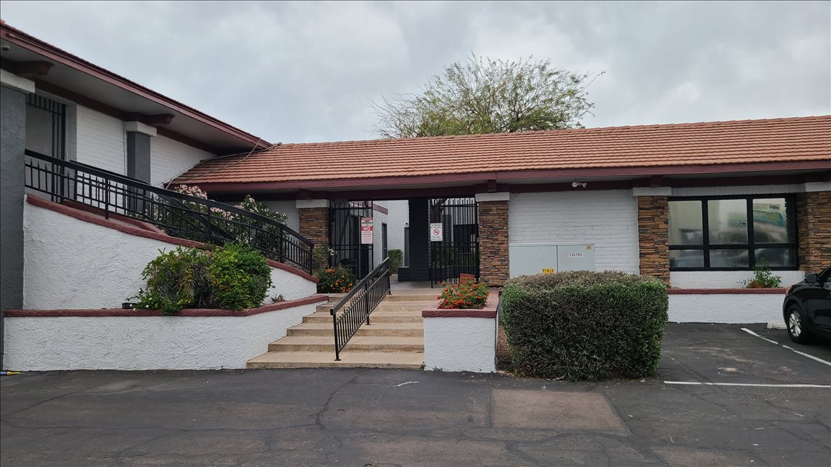 2942 N 24th Street, Suite 114 Office Images