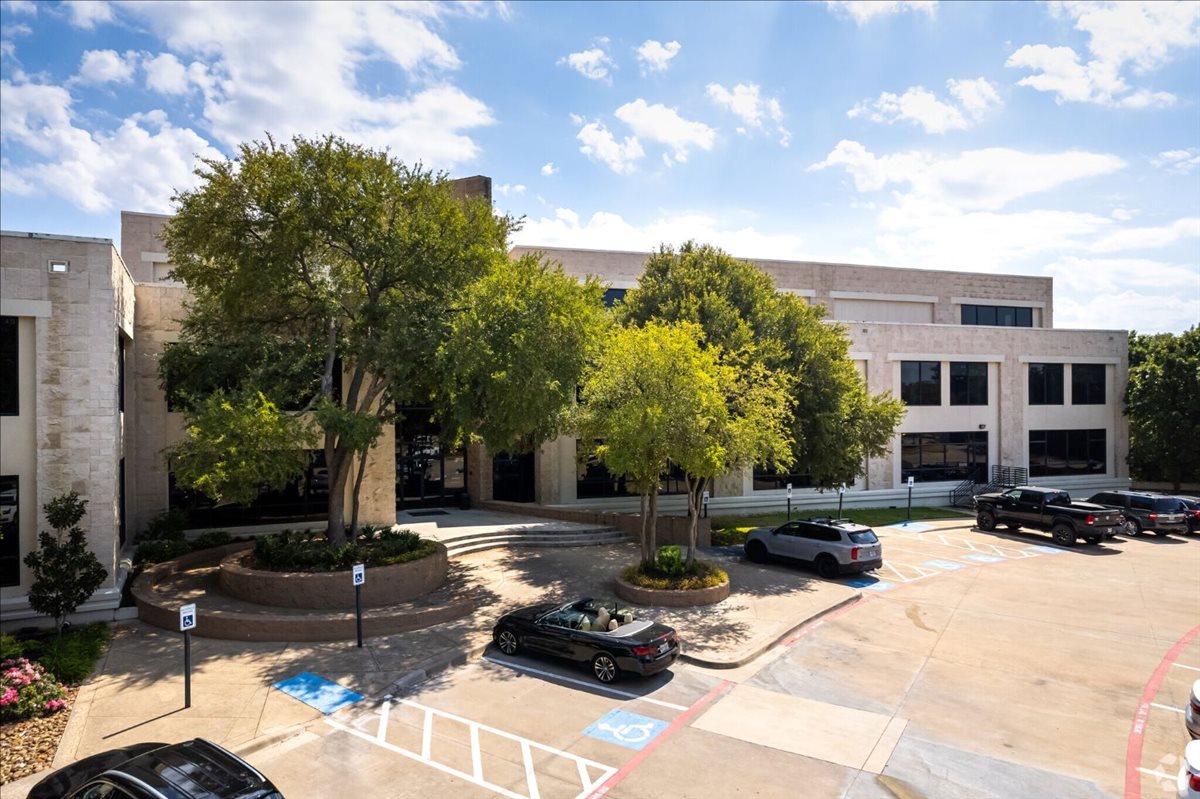 Photo of Office Space on 5700 W Plano Pkwy,Suite 1000 Plano