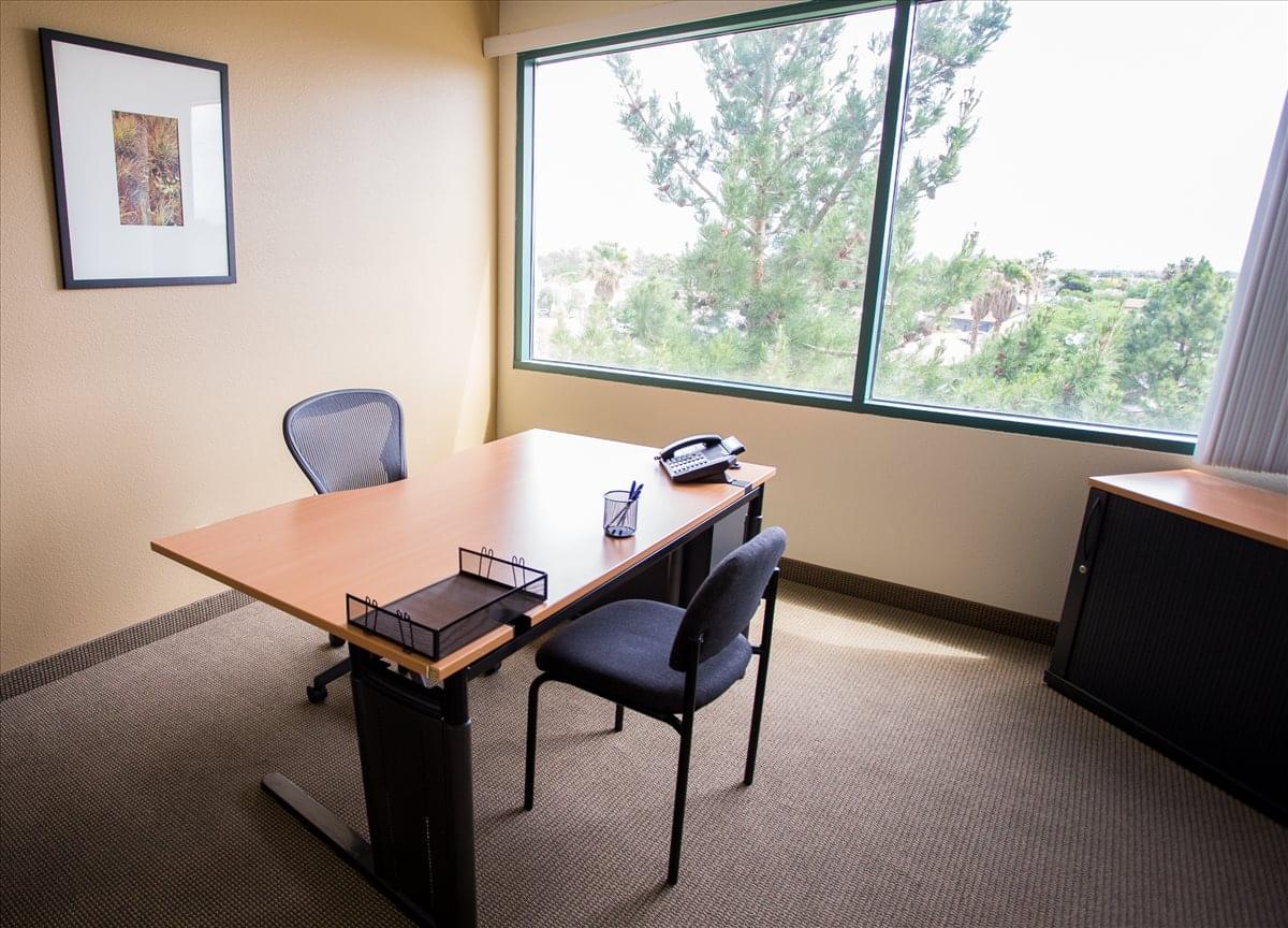 500 N Rainbow Blvd Office Images