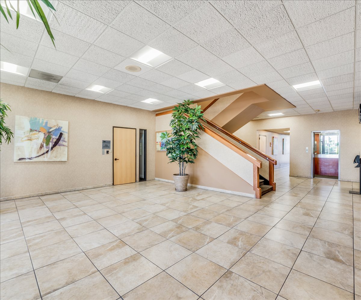 4242 E Piedras Dr Office Images