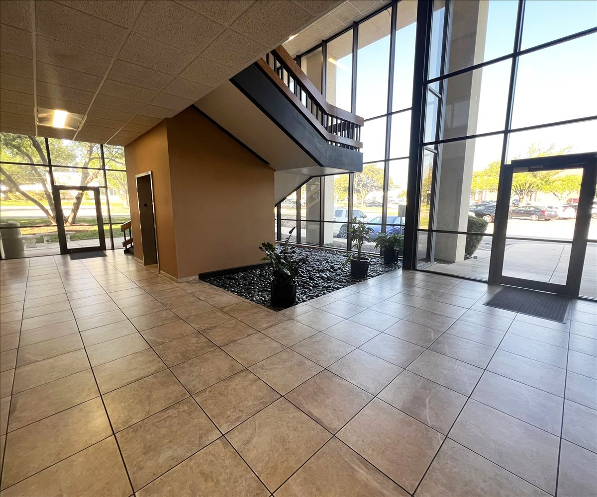 4241 E Piedras Dr Office Images