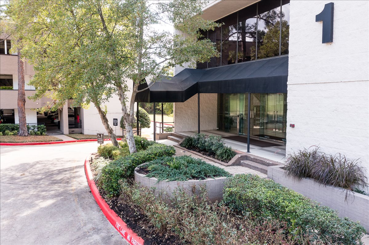 4801 Woodway Drive, Suite 300E Office Images