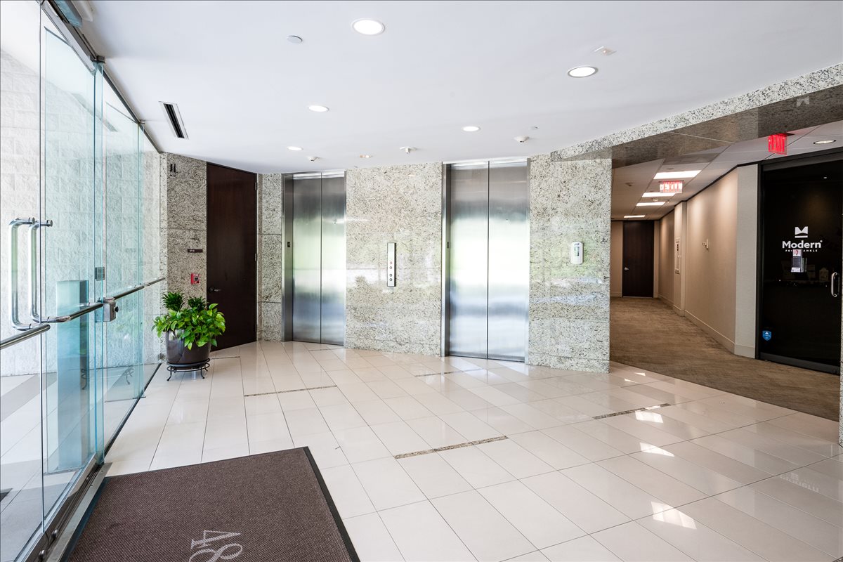 4801 Woodway Drive, Suite 300E Office Space - Houston