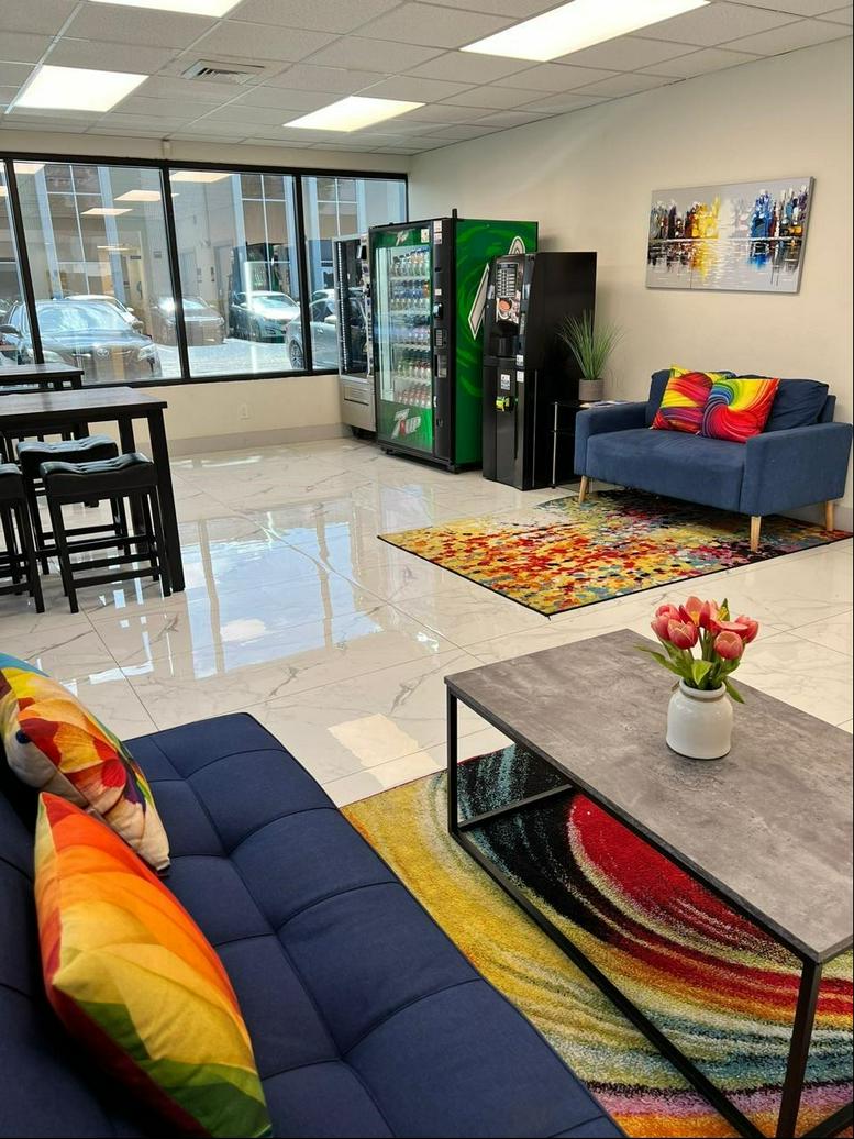 2950 W. Cypress Creek Rd., STE 103 Office Images