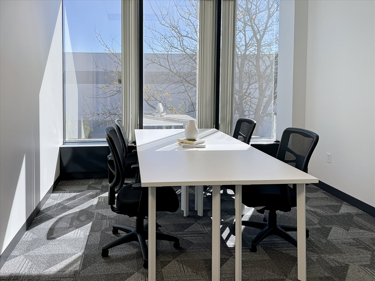 2300 Litton Lane, Suite 250 Office Images