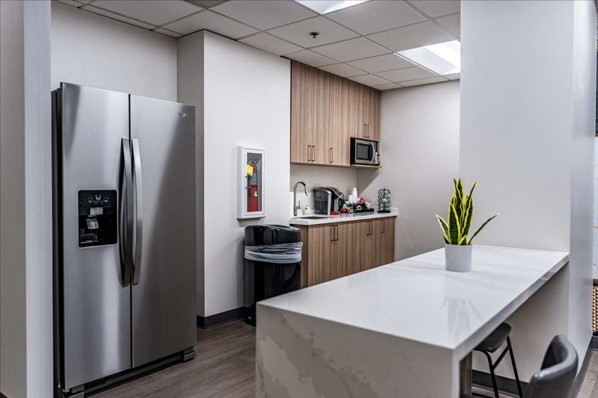 Gas Light Tower / Peachtree Center North, 235 Peachtree St NW Office Space - Atlanta