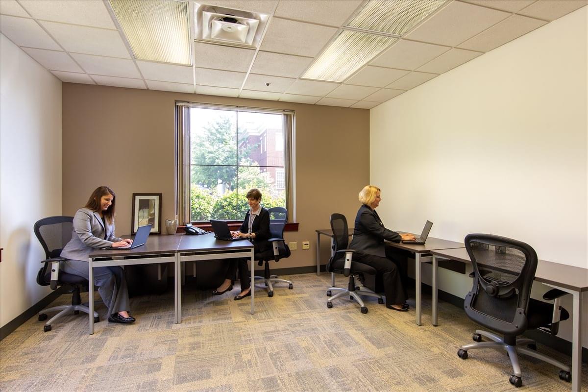 Brentwood Center, 9005 Overlook Blvd Office Space - Brentwood