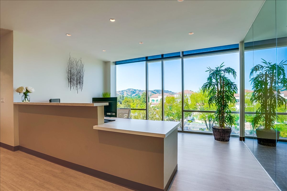 Westlake Corporate Plaza, 2625 Townsgate Rd Office Space - Westlake Village