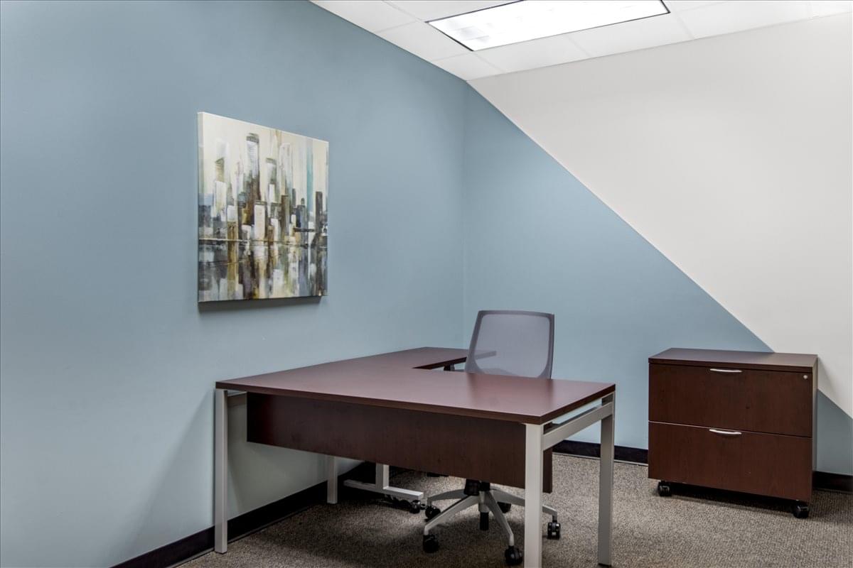 One Perimeter Park South Office Images