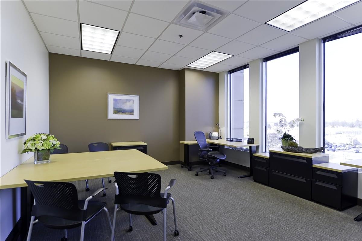 Bentonville Plaza, 609 SW 8th St Office Images