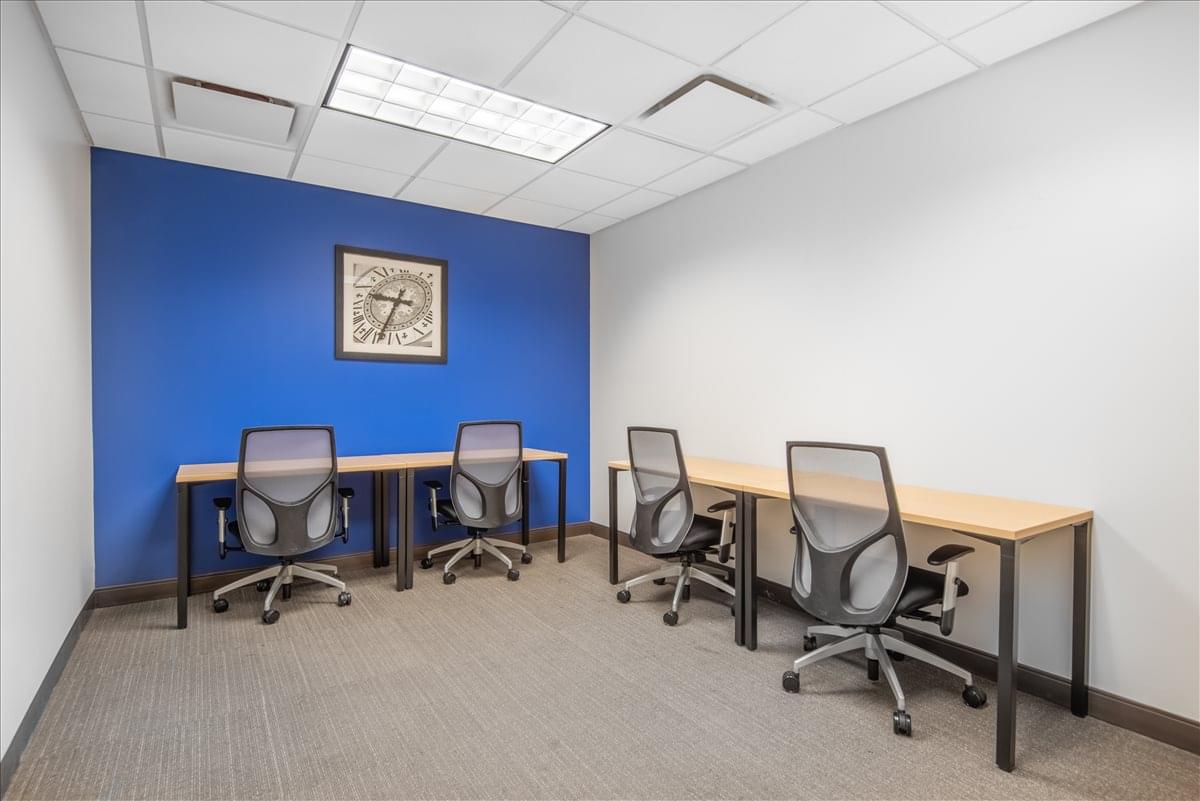 500 West Putnam Avenue Office Images