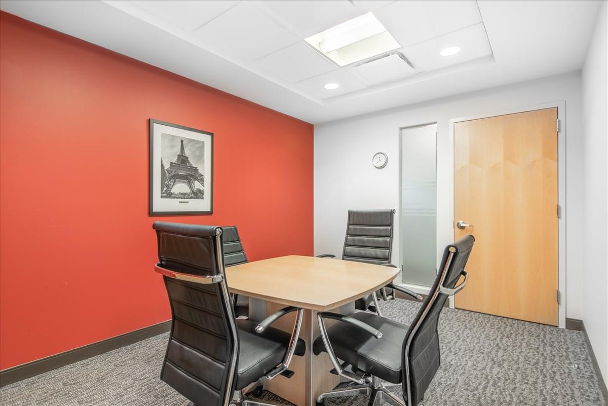 500 West Putnam Avenue Office Images