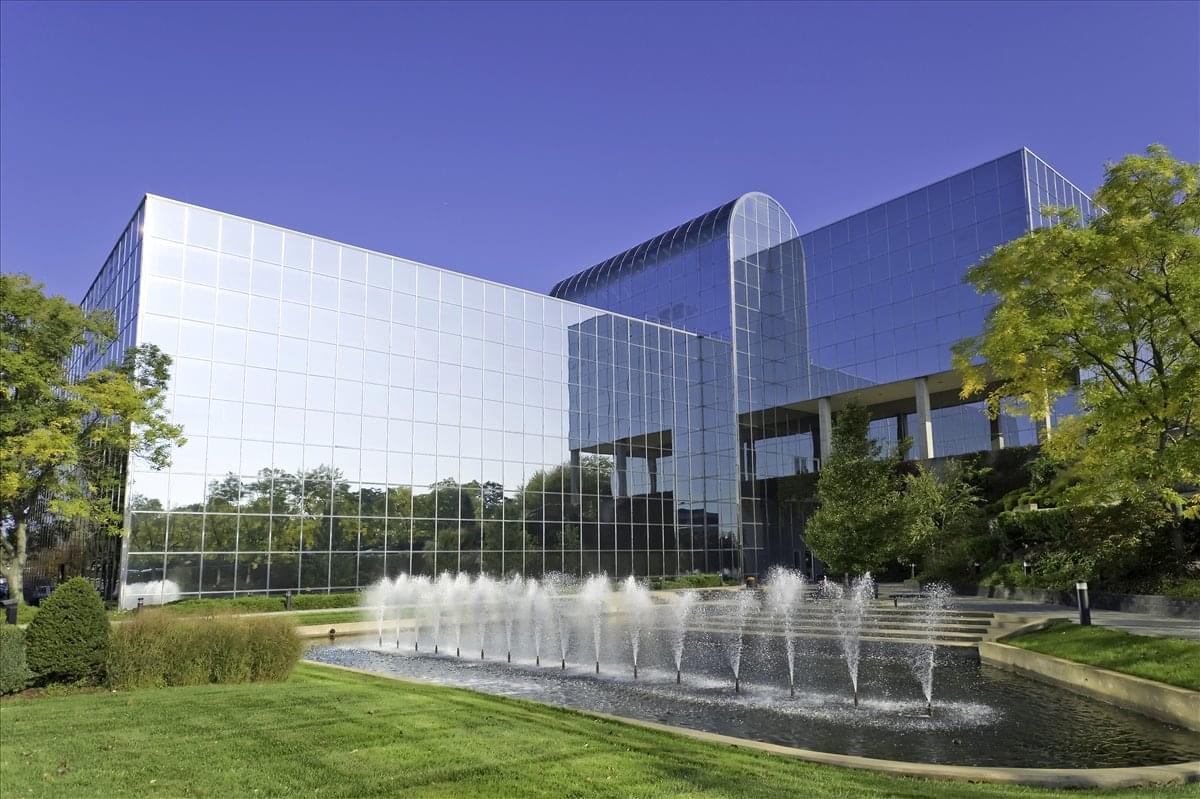 Mack Cali Center available for companies in Paramus