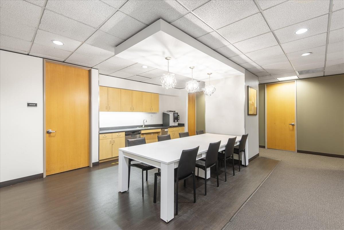 2000 Town Center, Southfield Town Center Office Images