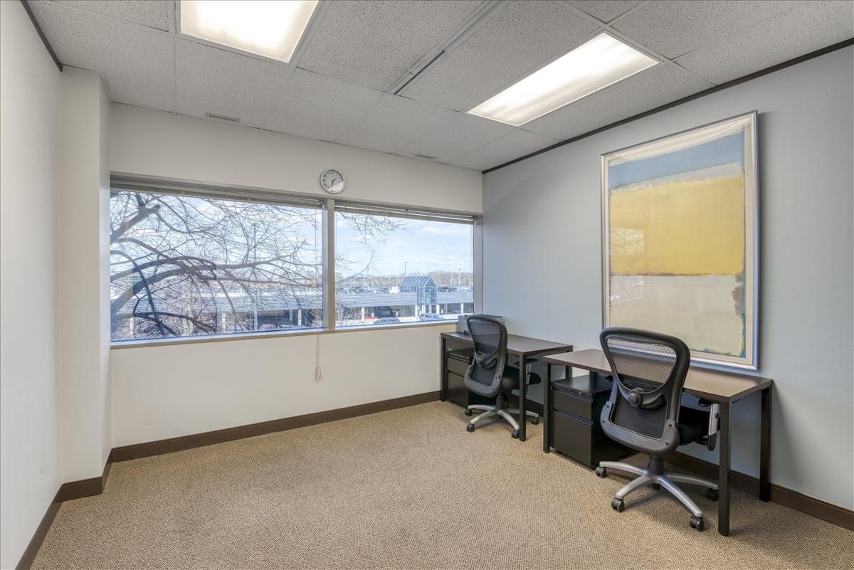 Liberty Center, 100 W Big Beaver Rd Office Space - Troy