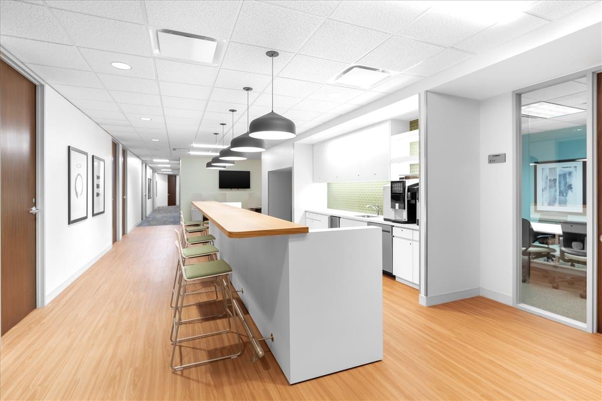 Towers of Kenwood, 8044 Montgomery Road, Kenwood/West Chester Office Space - Cincinnati