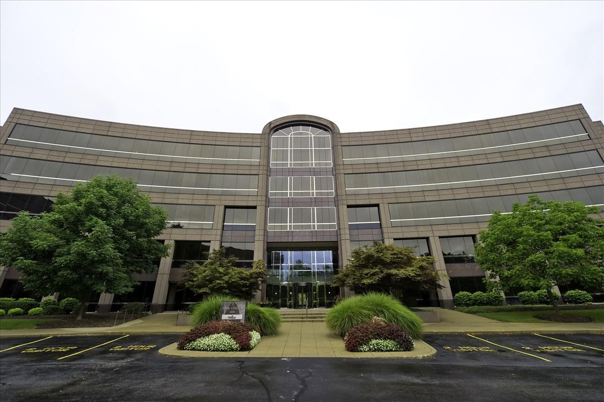 Photo of Office Space on 6100 Oak Tree Blvd Independence